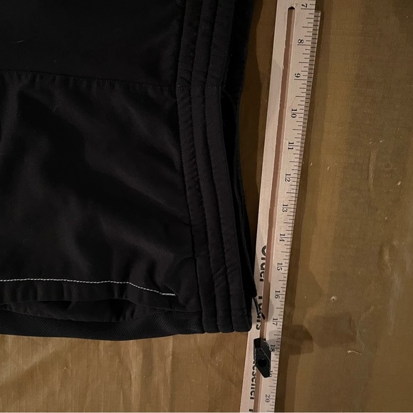 Adidas size  medium black Men’s sweatpants w/ pockets - Picture 4 of 10